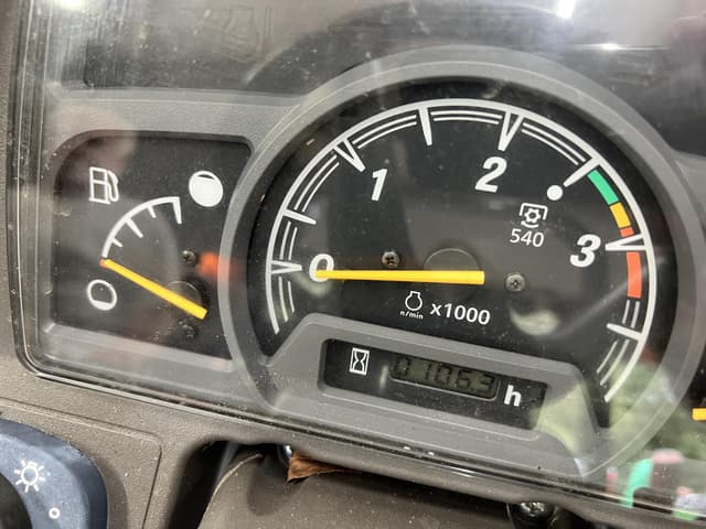 Image of Massey Ferguson GC1723E equipment image 3