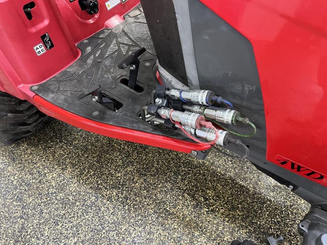 Image of Massey Ferguson GC1723E equipment image 2