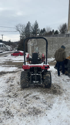 Image of Massey Ferguson GC1725M equipment image 2