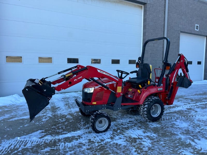Massey Ferguson GC1725M Equipment Image0