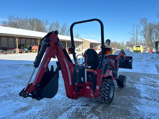 Image of Massey Ferguson GC1725M equipment image 3