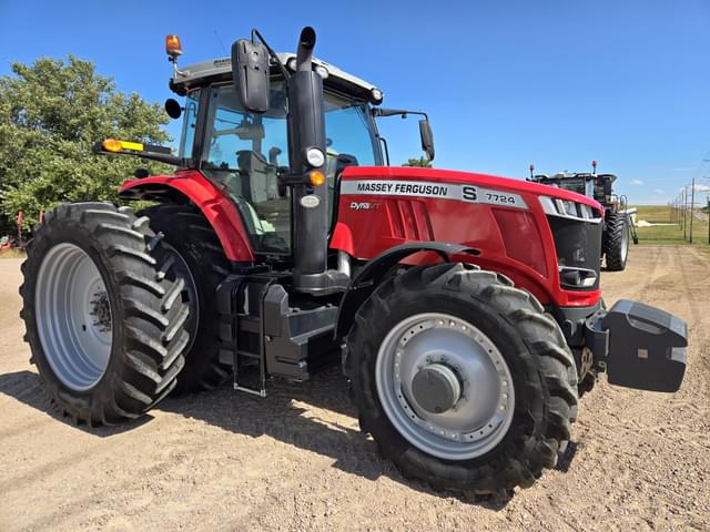 Image of Massey Ferguson 7724S equipment image 1