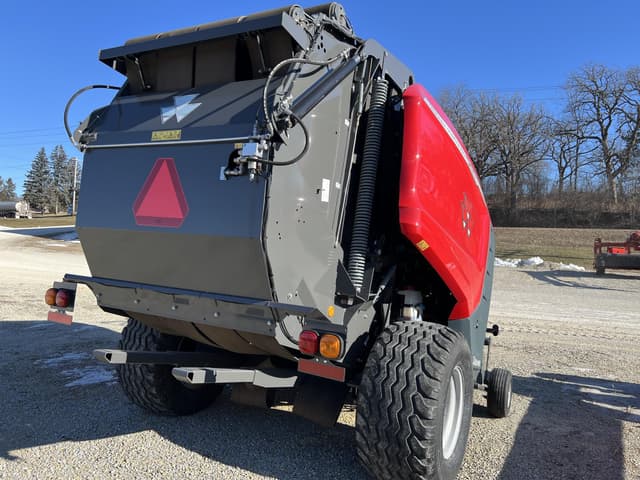 Image of Massey Ferguson RB4180V equipment image 4