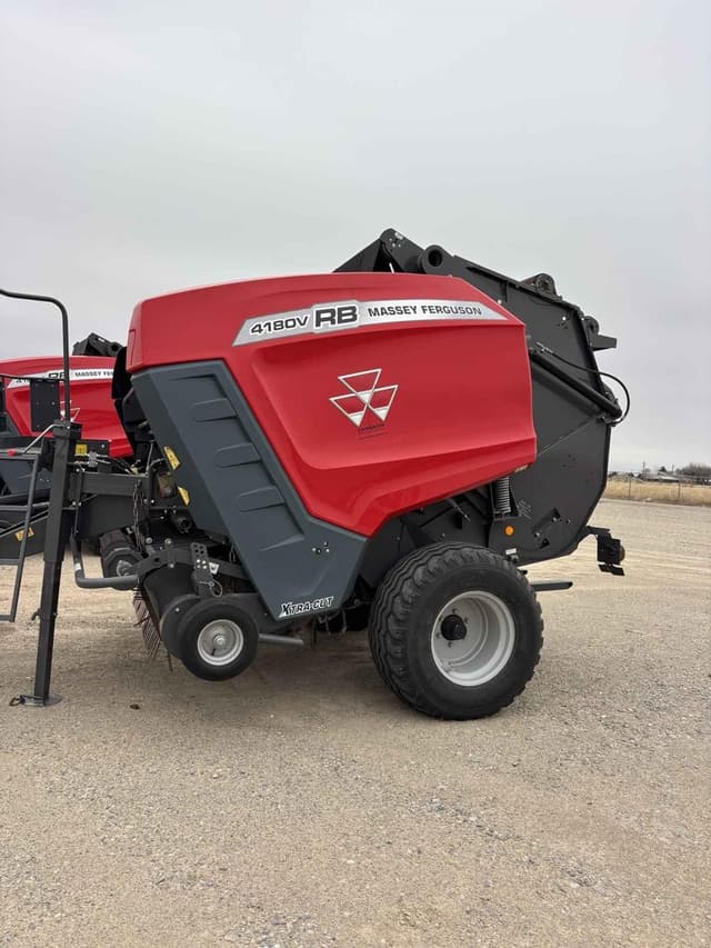 Image of Massey Ferguson RB4180V equipment image 4