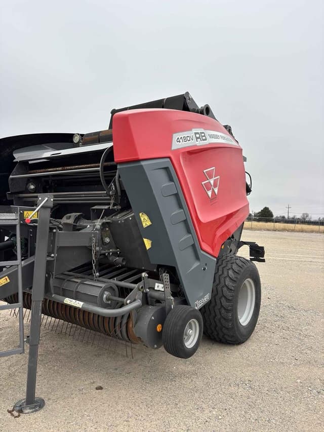 Image of Massey Ferguson RB4180V equipment image 2