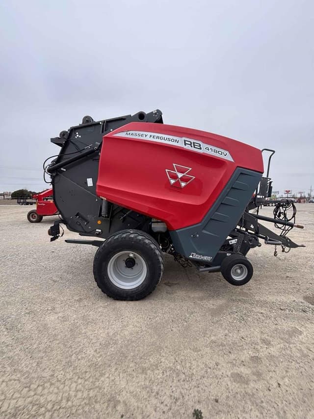Image of Massey Ferguson RB4180V equipment image 3