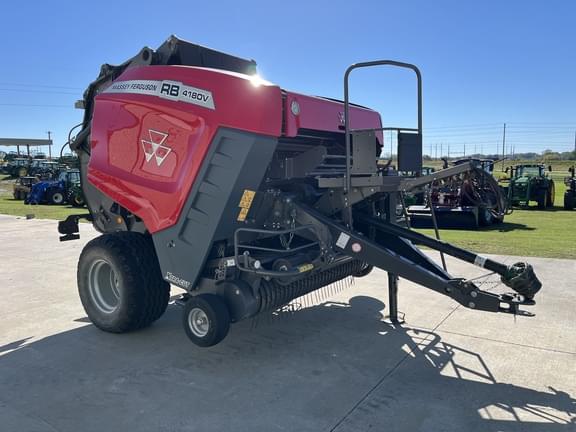 Image of Massey Ferguson RB4180V equipment image 4