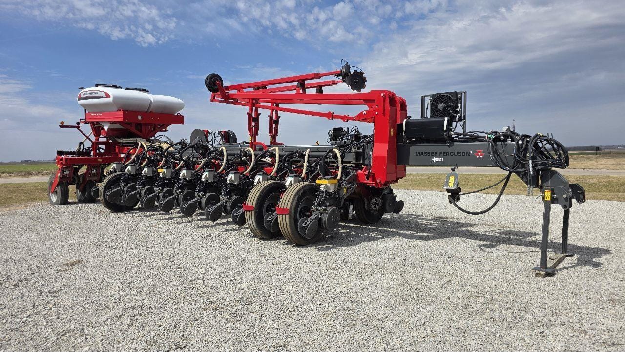 2021 Massey Ferguson VF2430 Equipment Image0