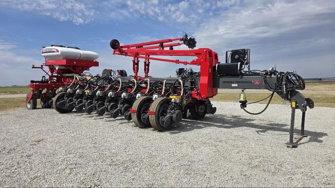 Image of Massey Ferguson VF2430 Primary image