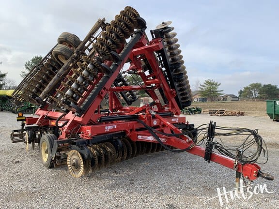 2021 McFarlane 5132 Incite Equipment Image0