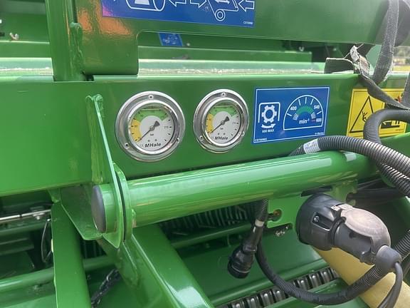 Image of McHale V8 950 equipment image 4