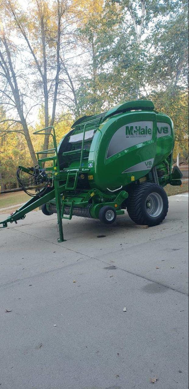 2021 McHale V8 950 Equipment Image0