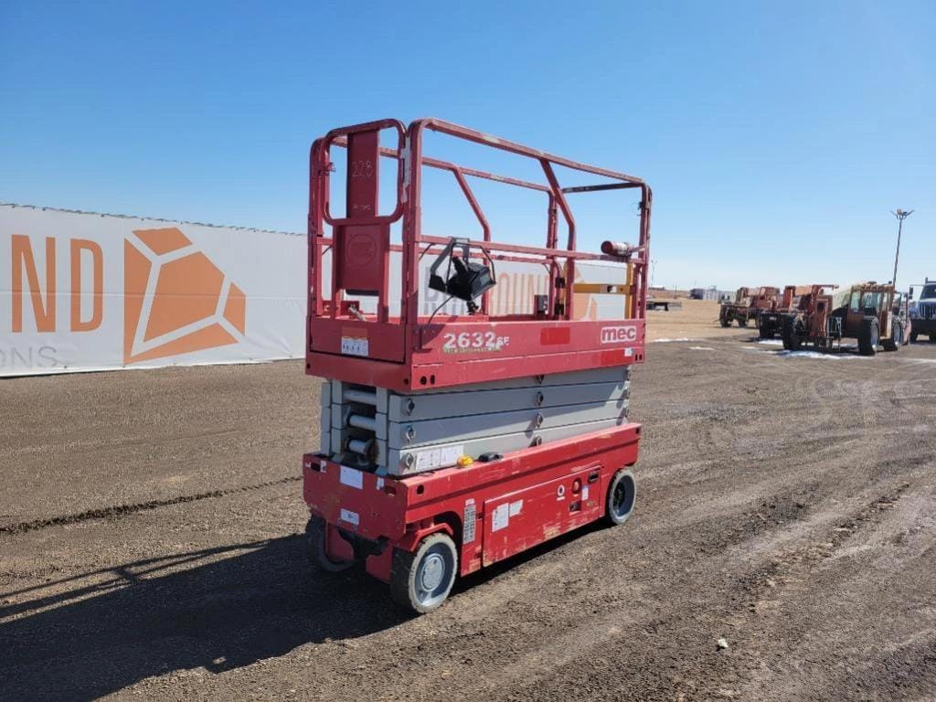 2021 MEC 2632SE Equipment Image0