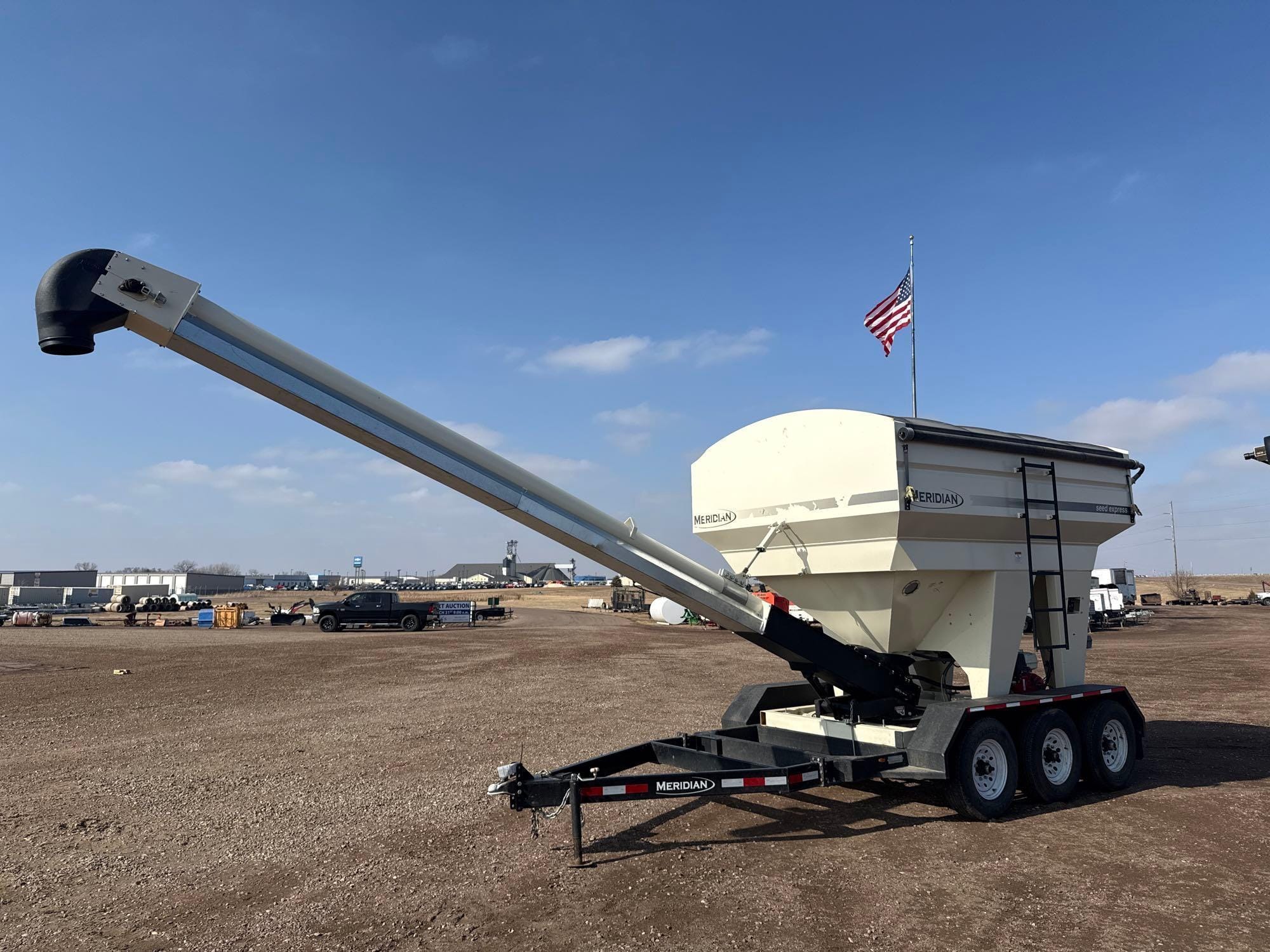 2021 Meridian 375RT Equipment Image0