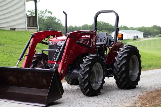 Image of Massey Ferguson 2605H equipment image 2