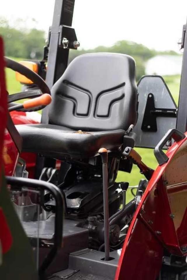 Image of Massey Ferguson 2605H equipment image 3