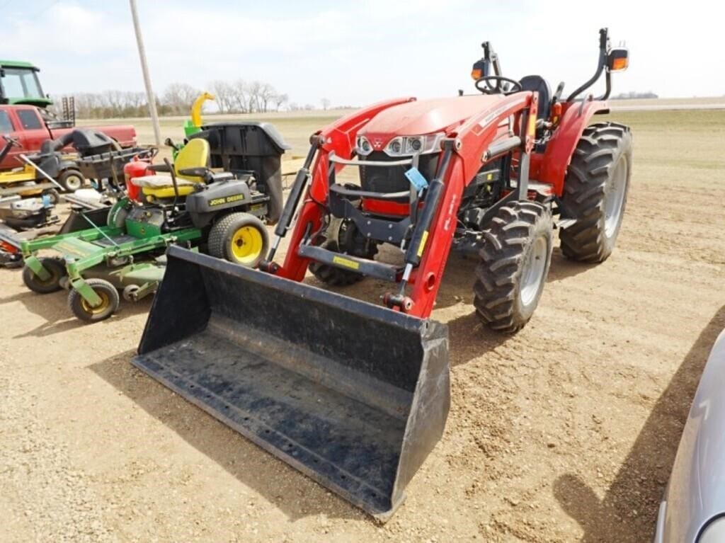 2021 Massey Ferguson 2850M Equipment Image0