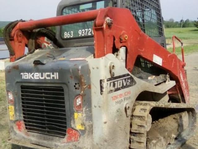 Image of Takeuchi TL10V2 equipment image 4