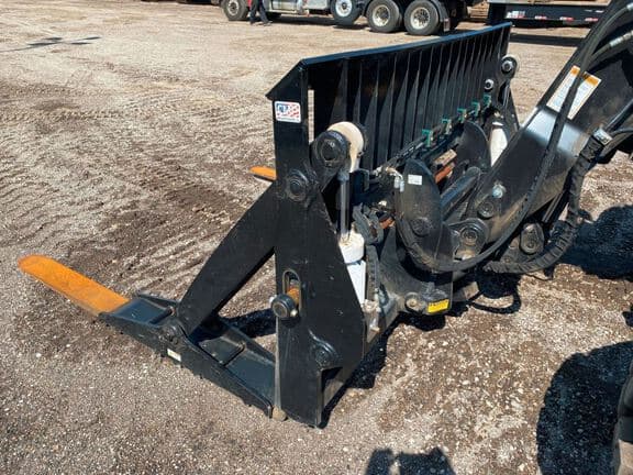 Image of CMP Attachments Pallet Forks equipment image 3