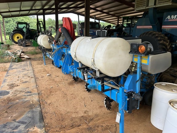 SOLD - 2021 Monosem NG Plus-4 Stock No. 2292020028 Planting with 6 Rows ...