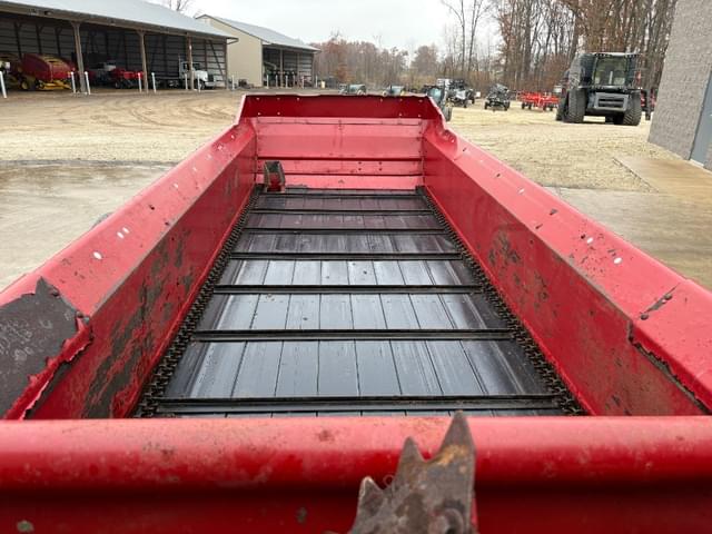 Image of New Holland 185 equipment image 4