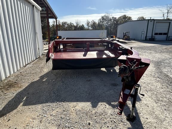 Image of New Holland 210 equipment image 4