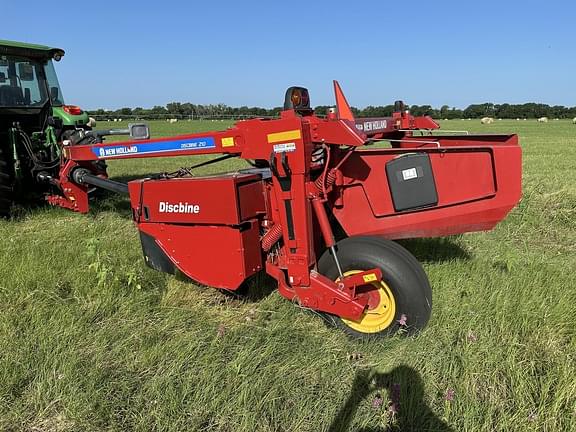 Image of New Holland 210 equipment image 2