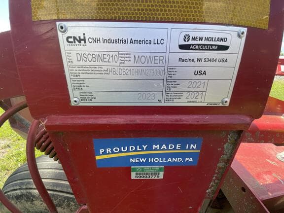 Image of New Holland 210 equipment image 4