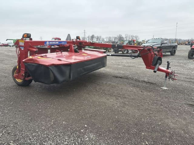 Image of New Holland 210 equipment image 4