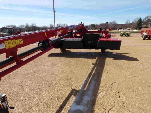 Image of New Holland 316 equipment image 2