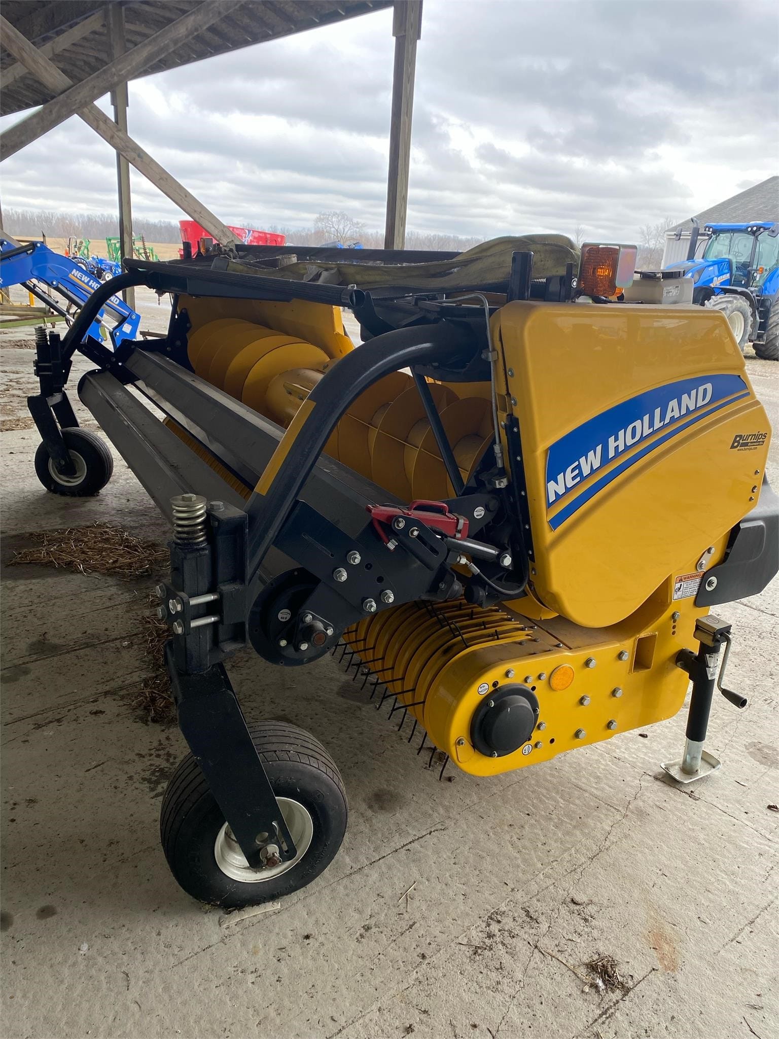 2021 New Holland 380FPA Equipment Image0