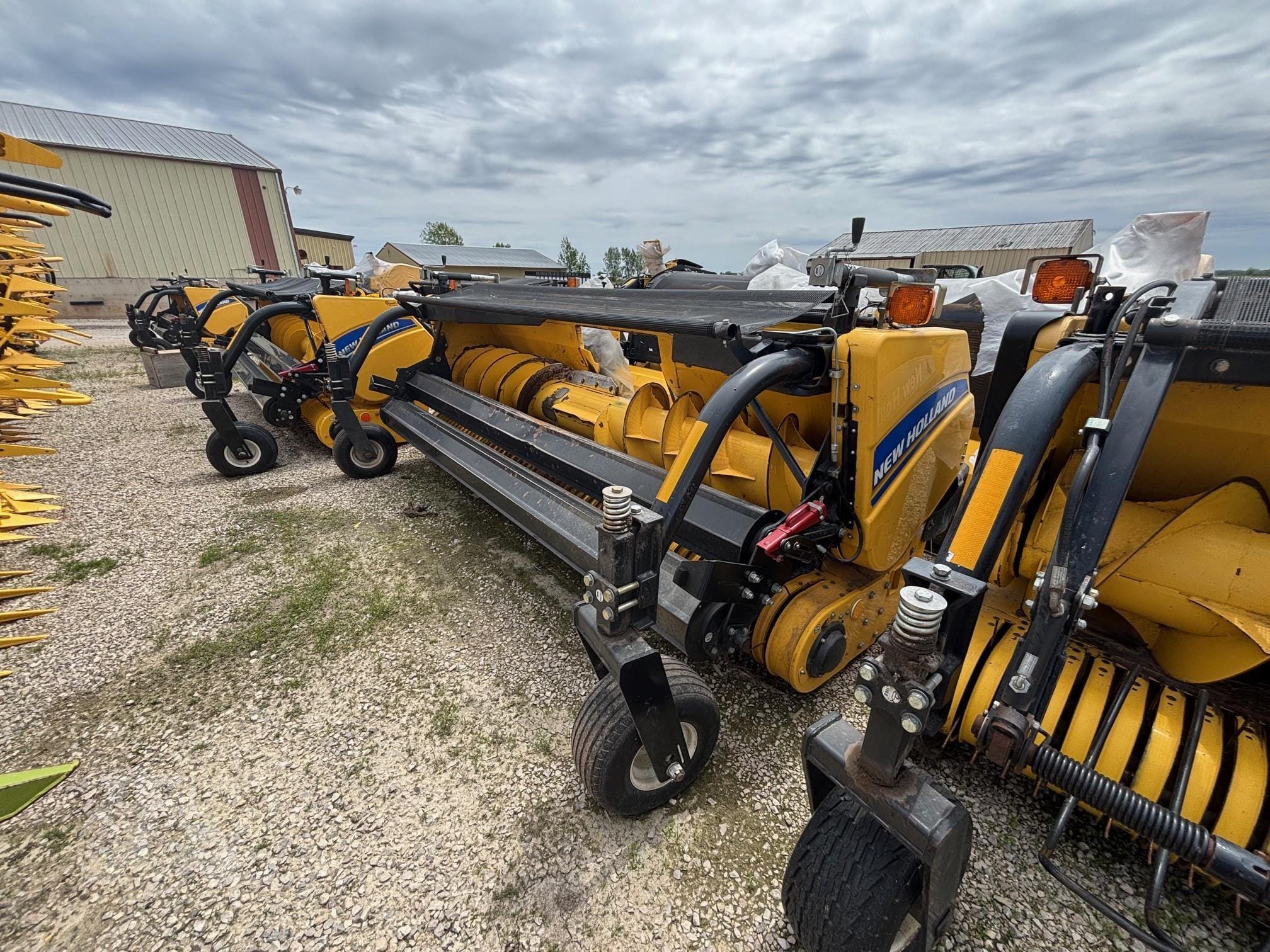 2021 New Holland 380HDY Equipment Image0