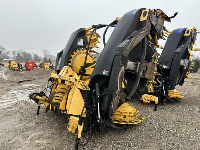 Image of New Holland 750BFI Plus equipment image 4