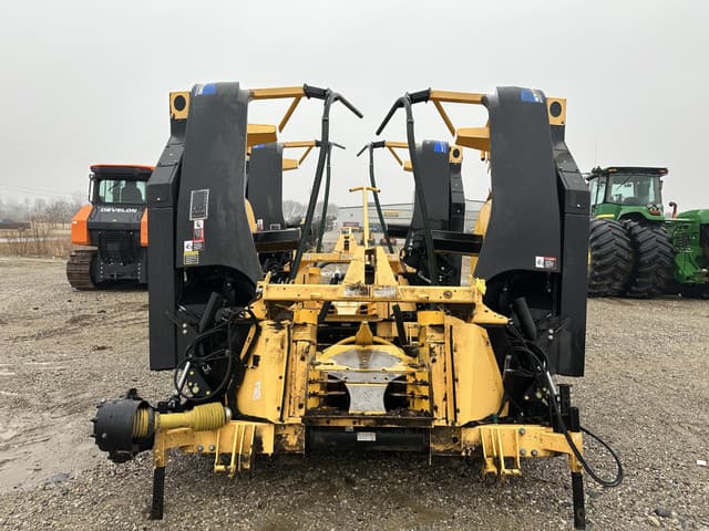 Image of New Holland 750BFI Plus equipment image 3