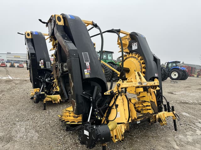 Image of New Holland 750BFI Plus equipment image 2