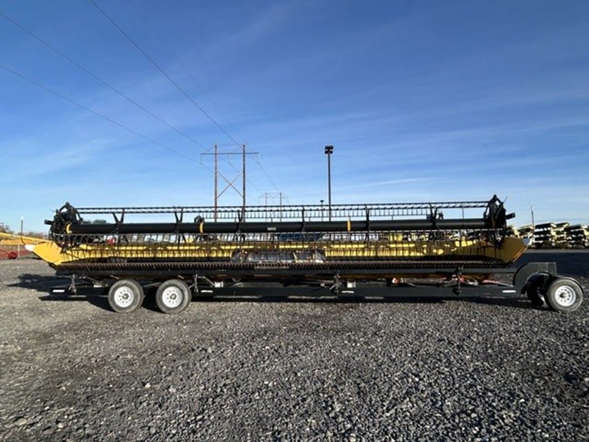 New Holland 840CD Equipment Image0