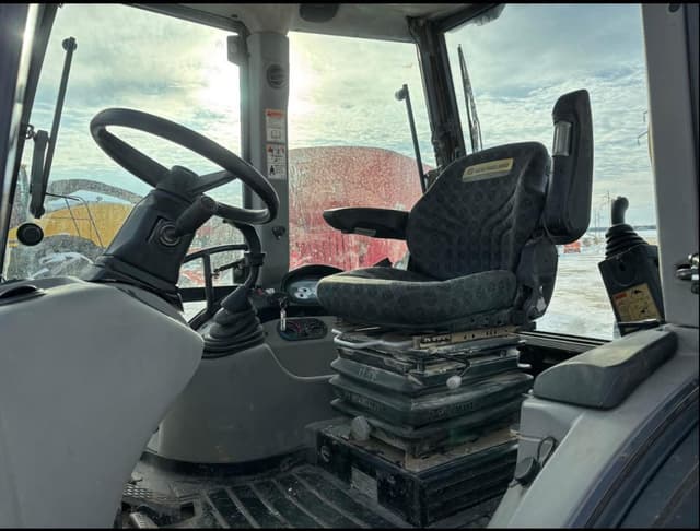 Image of New Holland B95C equipment image 4