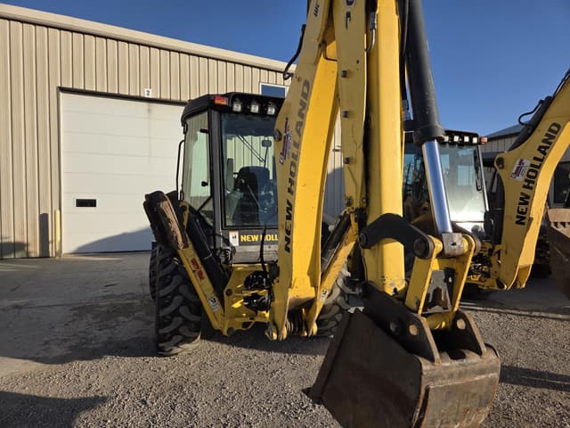 Image of New Holland B95C equipment image 2