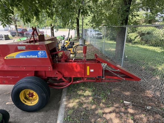 Image of New Holland BC5060 equipment image 2