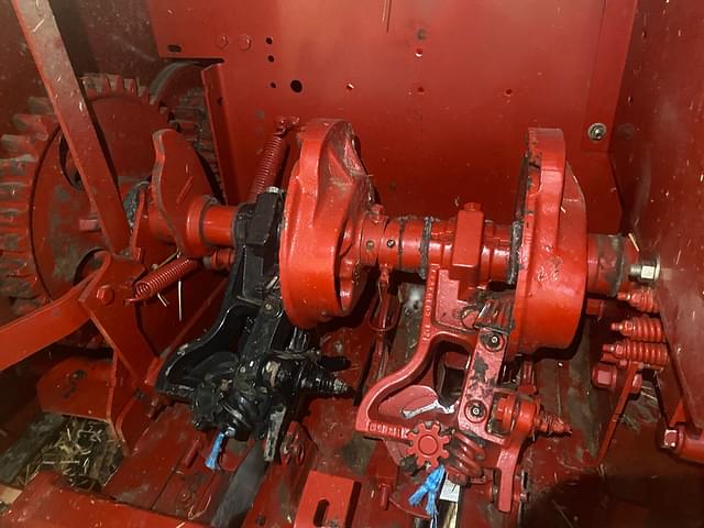 Image of New Holland BC5070 equipment image 4