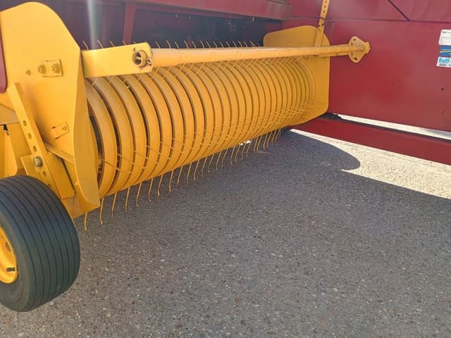 Image of New Holland BC5070 equipment image 2