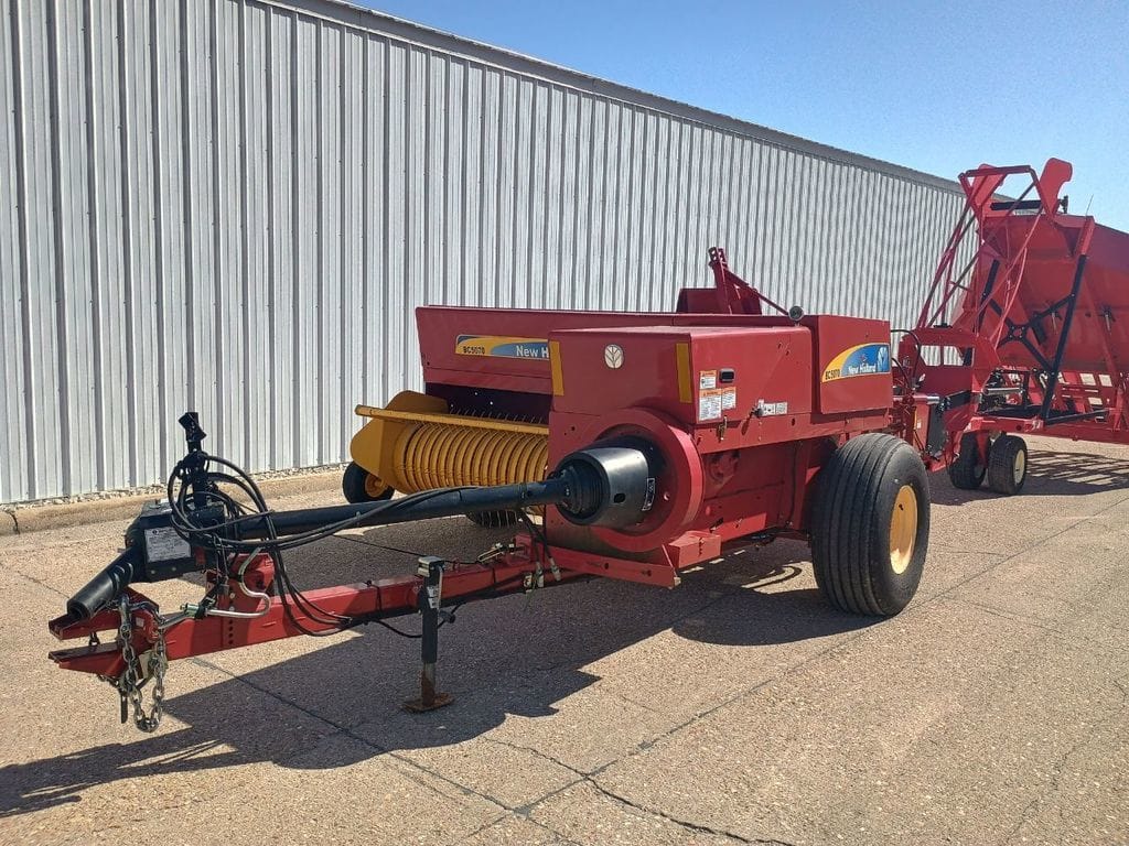 2021 New Holland BC5070 Equipment Image0