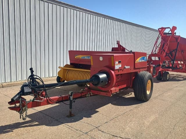 Image of New Holland BC5070 equipment image 2