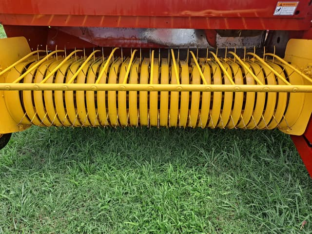 Image of New Holland BC5070 equipment image 4