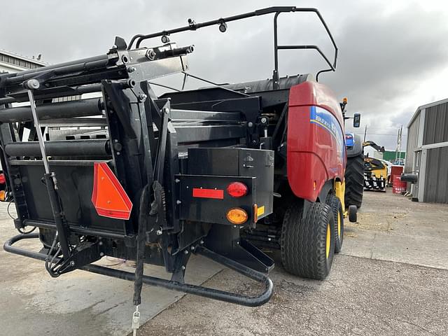 Image of New Holland Big Baler 340 equipment image 2