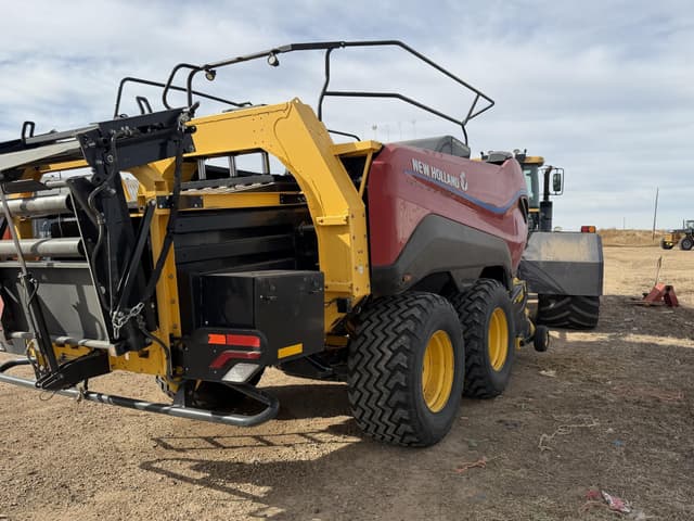 Image of New Holland Big Baler 340 equipment image 2