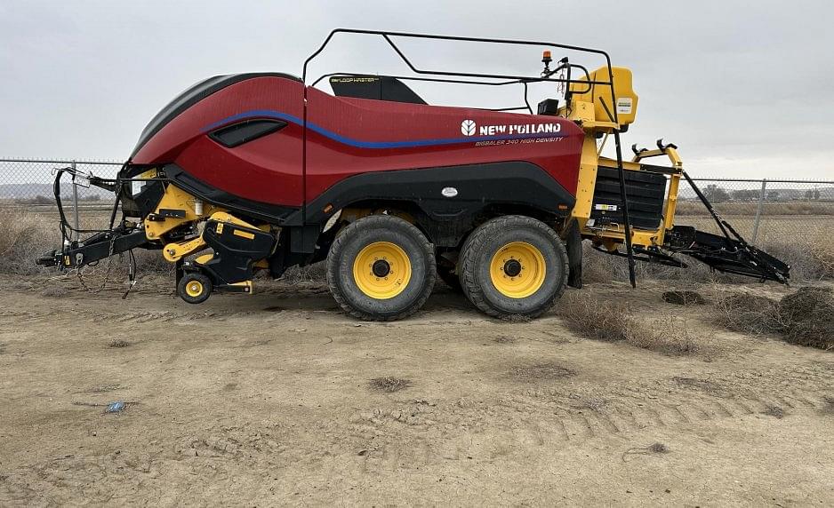 Image of New Holland Big Baler 340 High Density Primary image