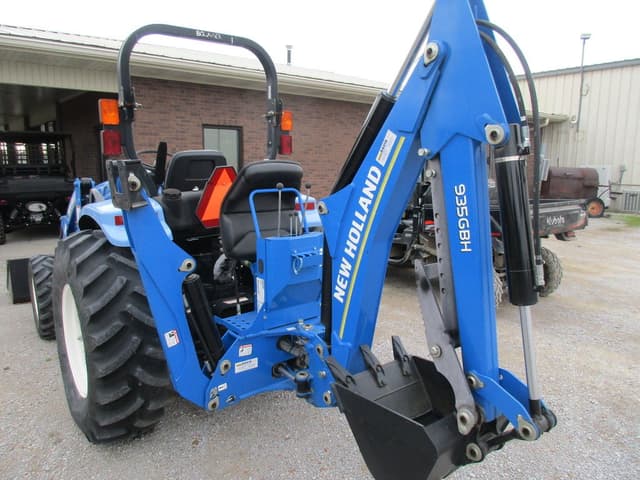 Image of New Holland Boomer 54D equipment image 2