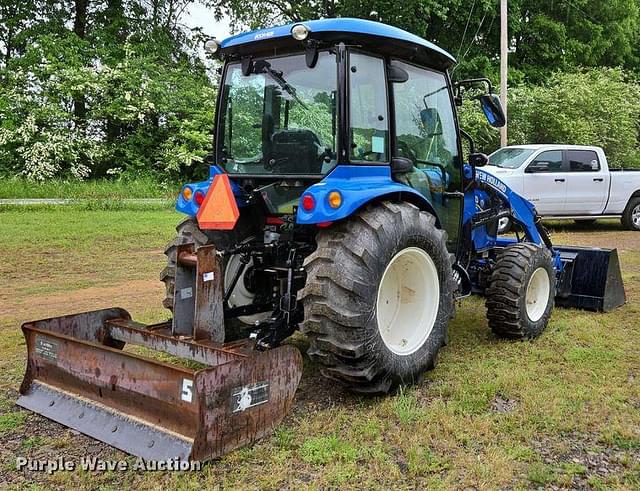Image of New Holland Boomer 50 equipment image 4