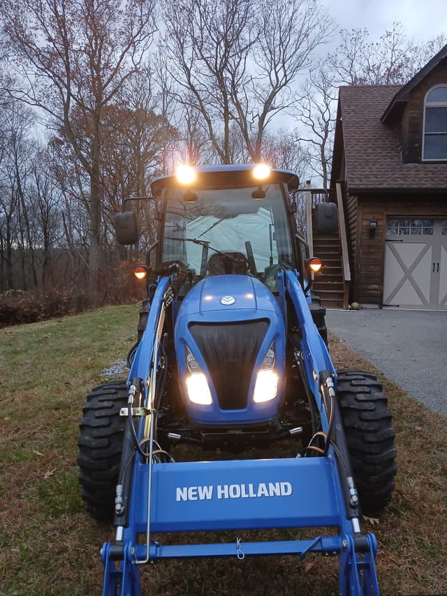 Image of New Holland Boomer 55 equipment image 3